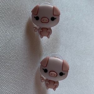 NWT. Absolutely Adorable Handmade Pink Pig Pierced Post Earrings!